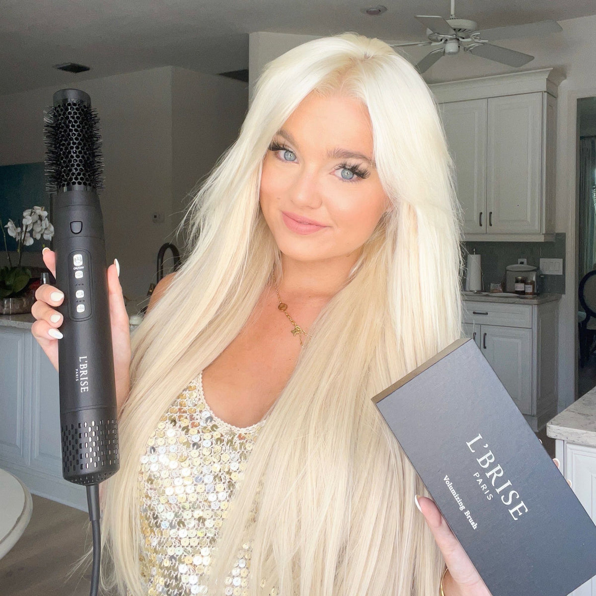 Model 2 | Round Volumizing Brush